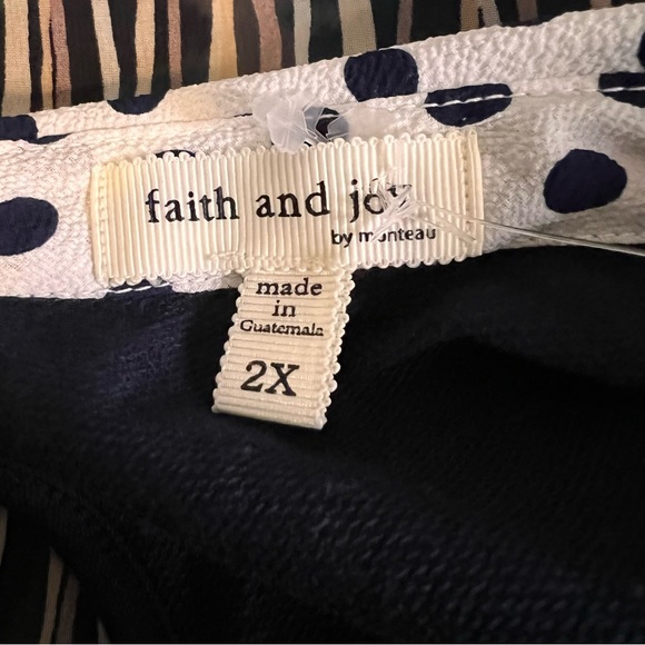 Faith and Joy by Monteau Size 2X Navy Roll Tab Polka Dot Blouse Top - Picture 9 of 12